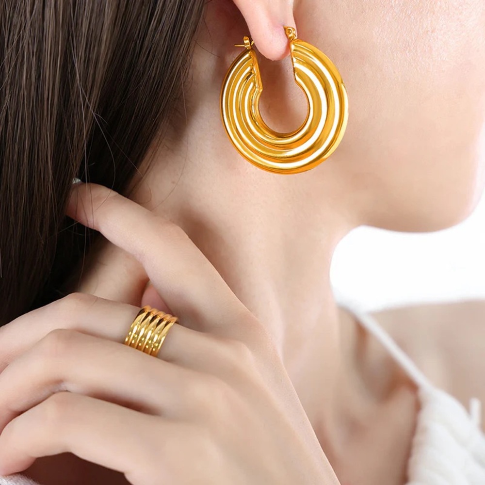 NEW💎18K Gold Plated Chunky Hoop Earrings
